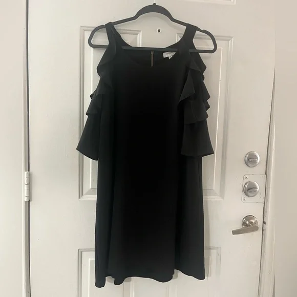 Umgee Size Small Black Ruffle Sleeve Cold Shoulder Knee Length Shift Dress Sz S - Picture 4 of 12